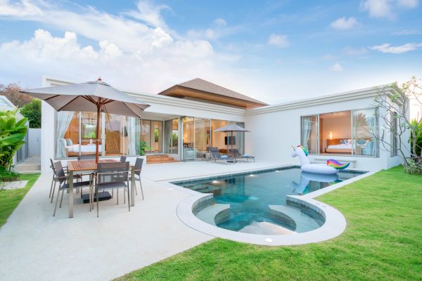 Concrete Pool Patio Installation in Kirkland