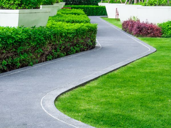 Cost of Walkway Curb Installation in Kirkland