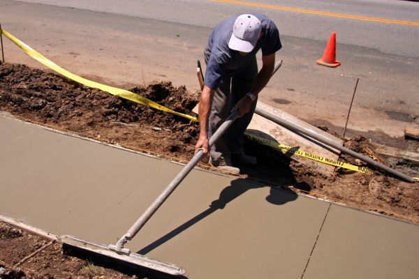 Cost of Sidewalk Pouring in Kirkland